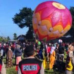 polisi_jaga_balon_udara