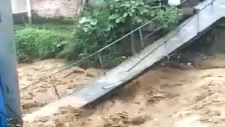 Pasirjambu dan Ciwidey Bandung Diterjang Banjir Bandang