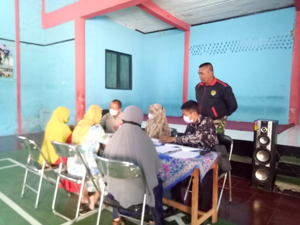 Desa Mekargalih Jatinangor Kabupaten Sumedang Salurkan BLT DD ke delapan