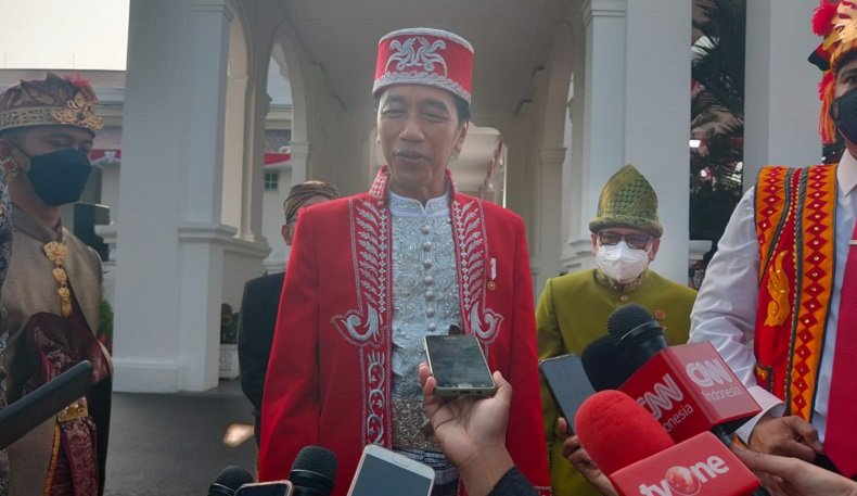 Jokowi Kenakan Baju Sultan Buton Saat Upacara HUT RI ke-77