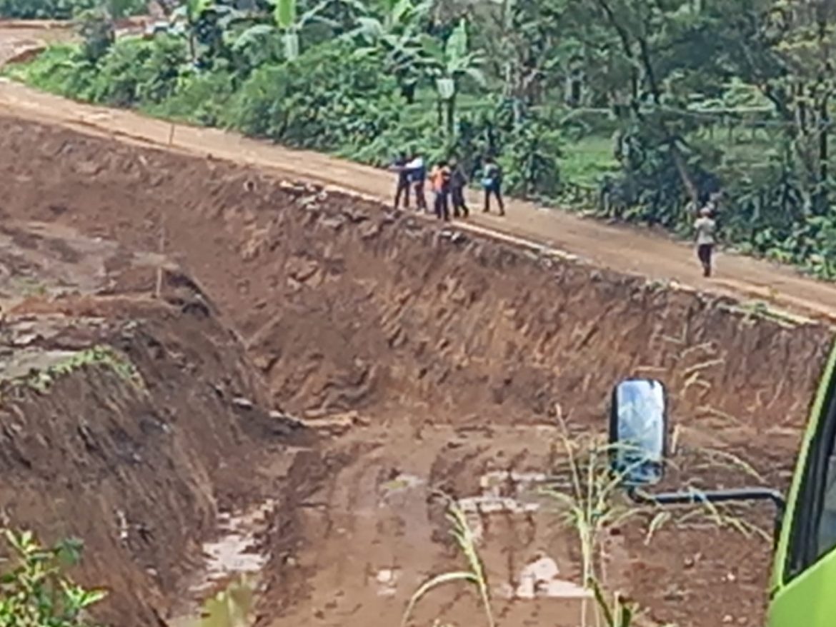 “Prioritas Pemkab” Pembangunan Jalan Lintas Kadudampit Selabintana Sebagai Peningkatan Perekonomian Dua Wilayah