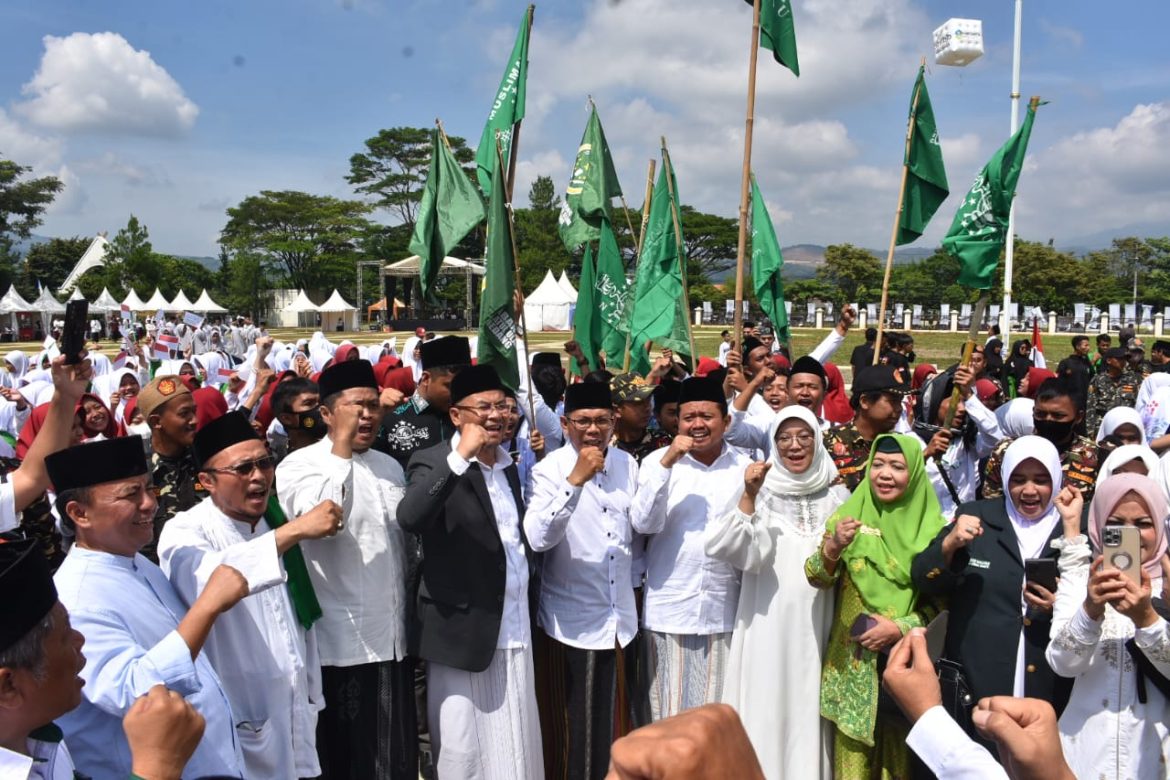 Saat Upacara HSN, Wagub Uu Ingatkan Tiga Peran Santri