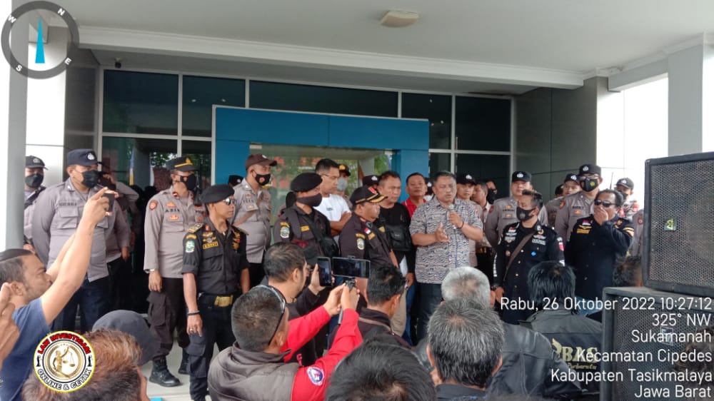 Ormas Gibas Resort Geruduk kantor PLN dan Kantor DPRD