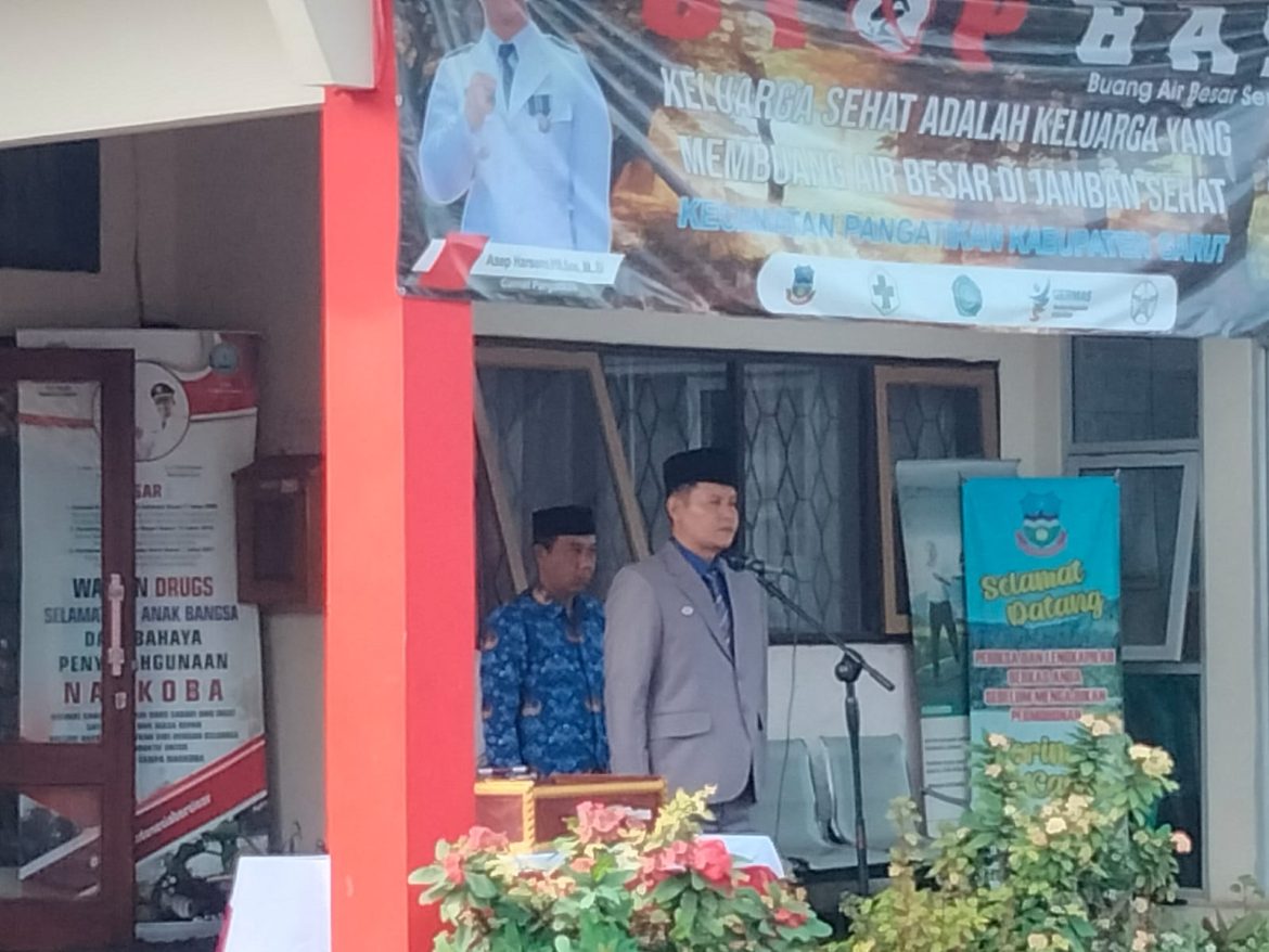 Camat Pangatikan Pimpin Upacara Sumpah Pemuda ke- 94 Tahun