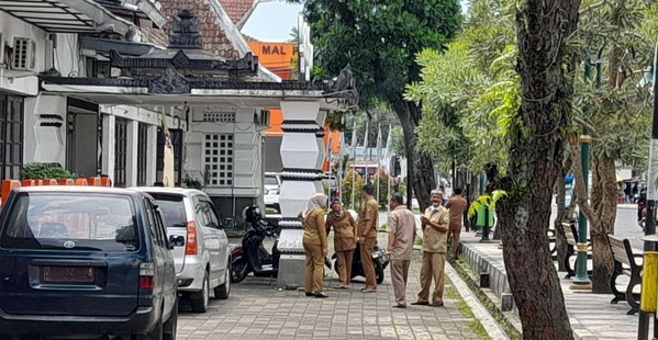 Gempa Cianjur M 5,6, PNS Karawang Berhamburan