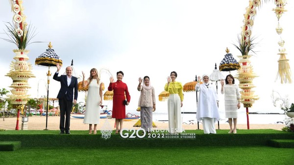 Gamelan dan Tari Merak Sambut Ibu Negara G20