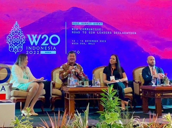 Bupati Garut Bahas Peran Perempuan di Post Summit W20