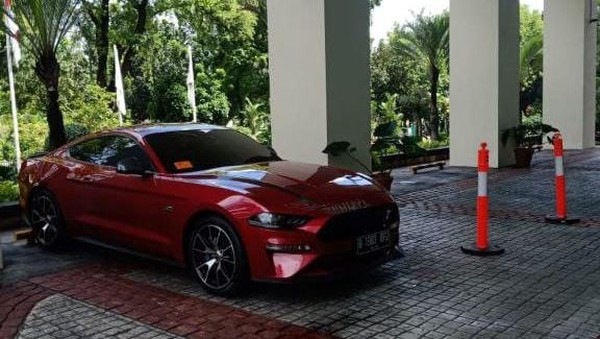 Viral Pelat RFD di Mobil Sport