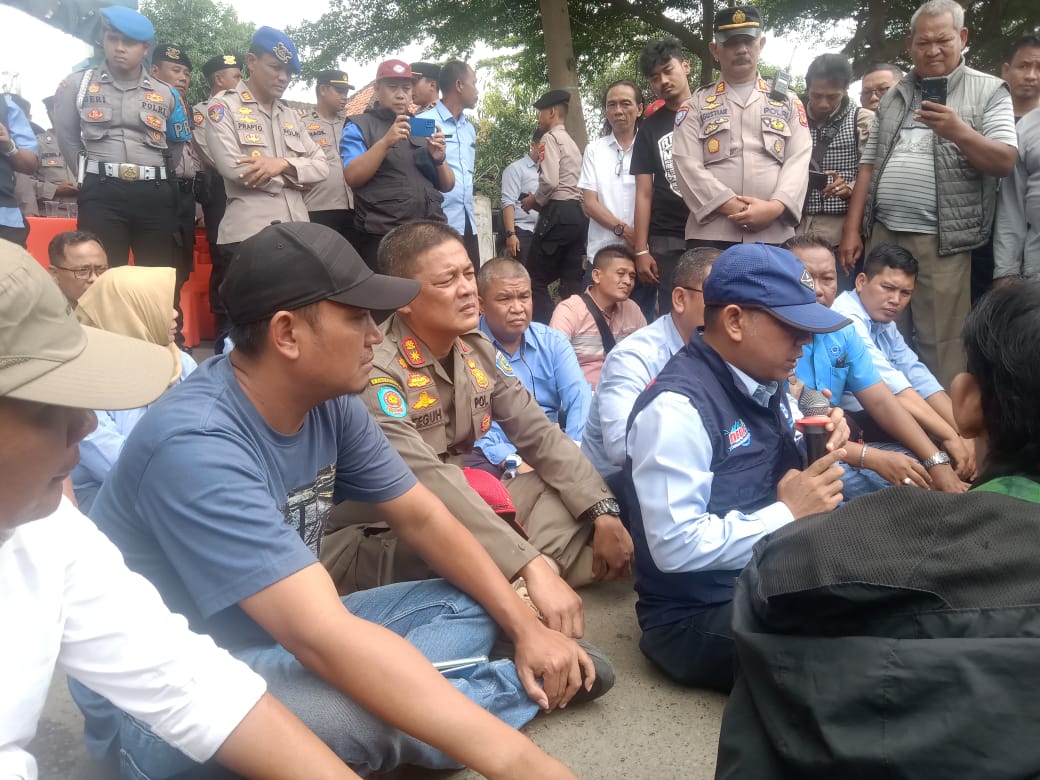 Satu Hari PDAM Indramayu Didemo Dua Kelompok Mahasiswa