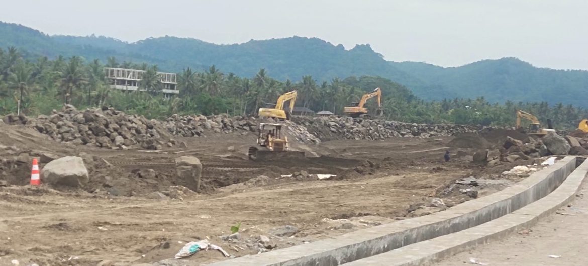 Pembangunan Prasarana Pengamanan Pantai Timur Pangandaran