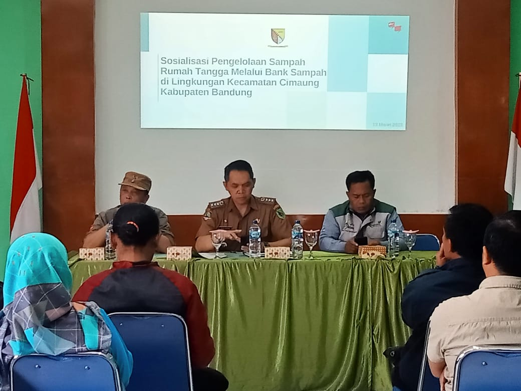 Pemdes Cimaung Optimalkan Pengelolaan Sampah dengan Hadirkan Bank Sampah