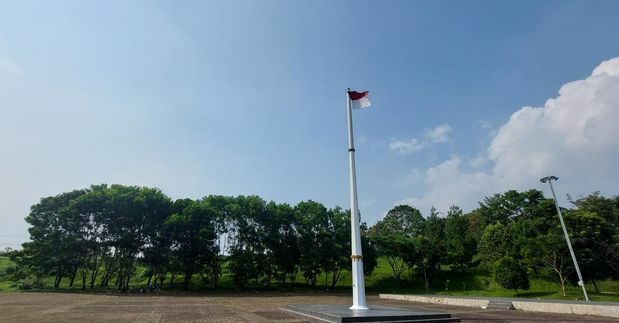 Bendera Sobek Berkibar di Lapangan Pemda KBB