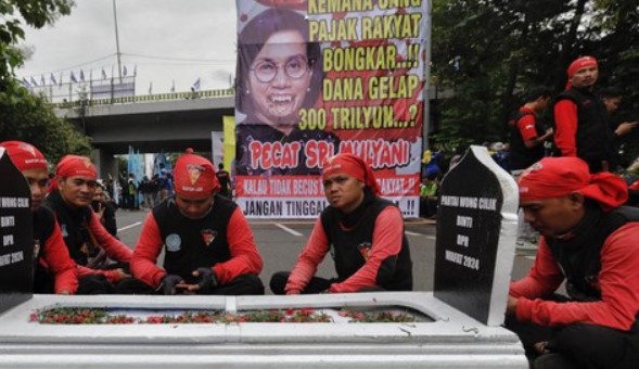 Prahara Di Lapangan Banteng