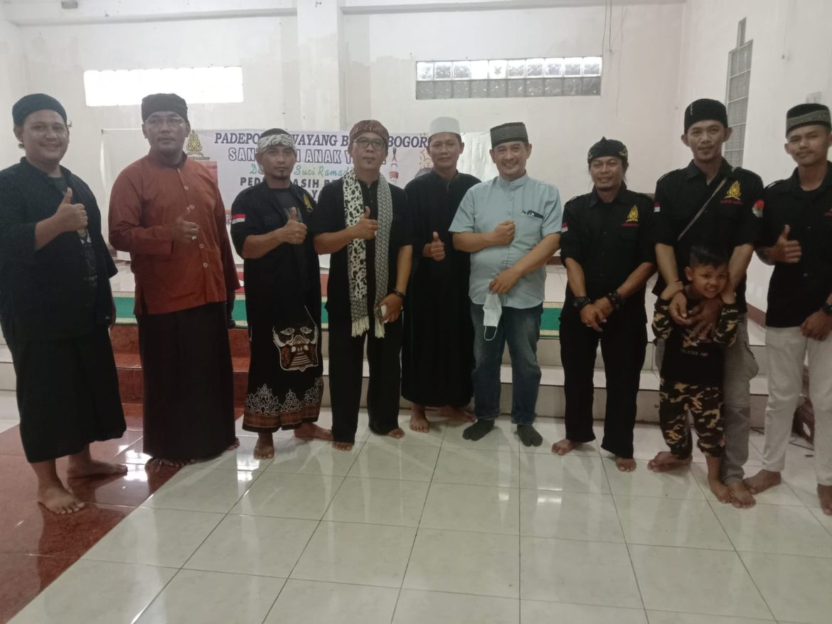 Padepokan Wayang Bambu Bogor Peduli Yatim dan Duafa