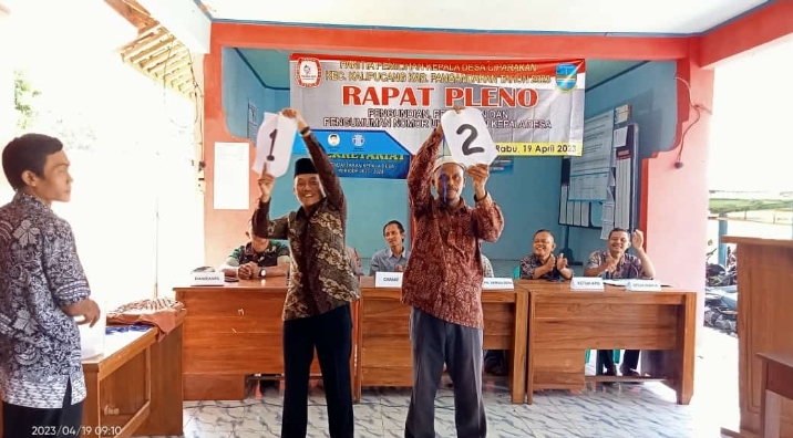 Rapat Pleno Pilkades Serentak Desa Ciparakan Pengundian Nomor urut, Dua Calon Kades