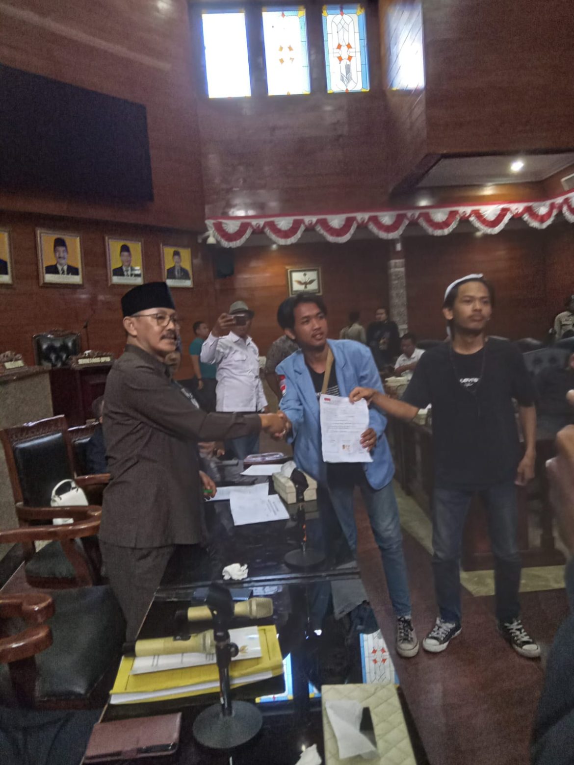 Bemnus Evaluasi Kinerja Bupati saat Unras di Gedung DPRD Indramayu