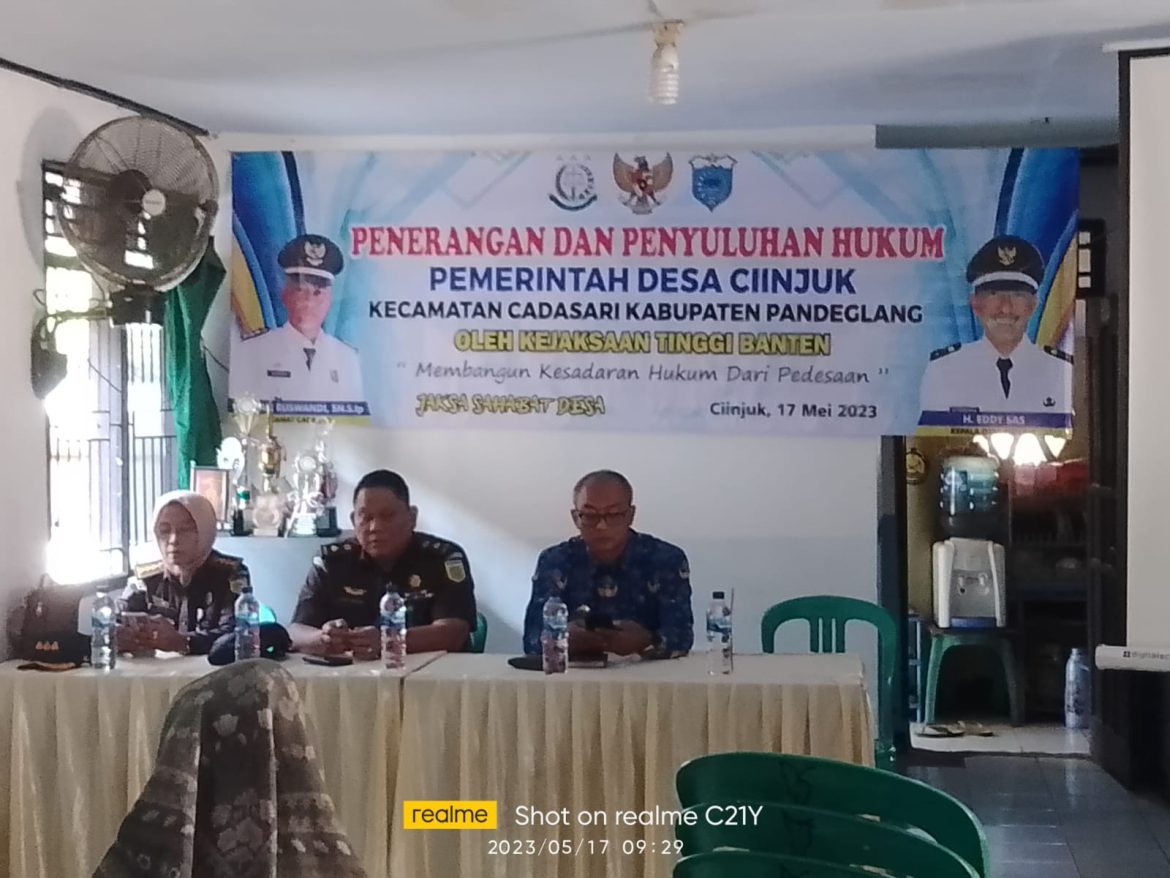 Kejati Banten Berikan Penyuluhan Hukum di Desa Ciinjuk Pandeglang