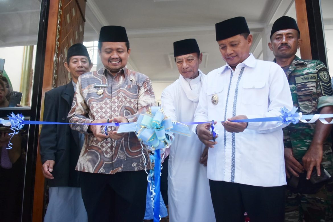 Dampingi Wagub, Bupati Dony Hadiri Peresmian Mesjid Ponpes Al Hamiidiyah Conggeang