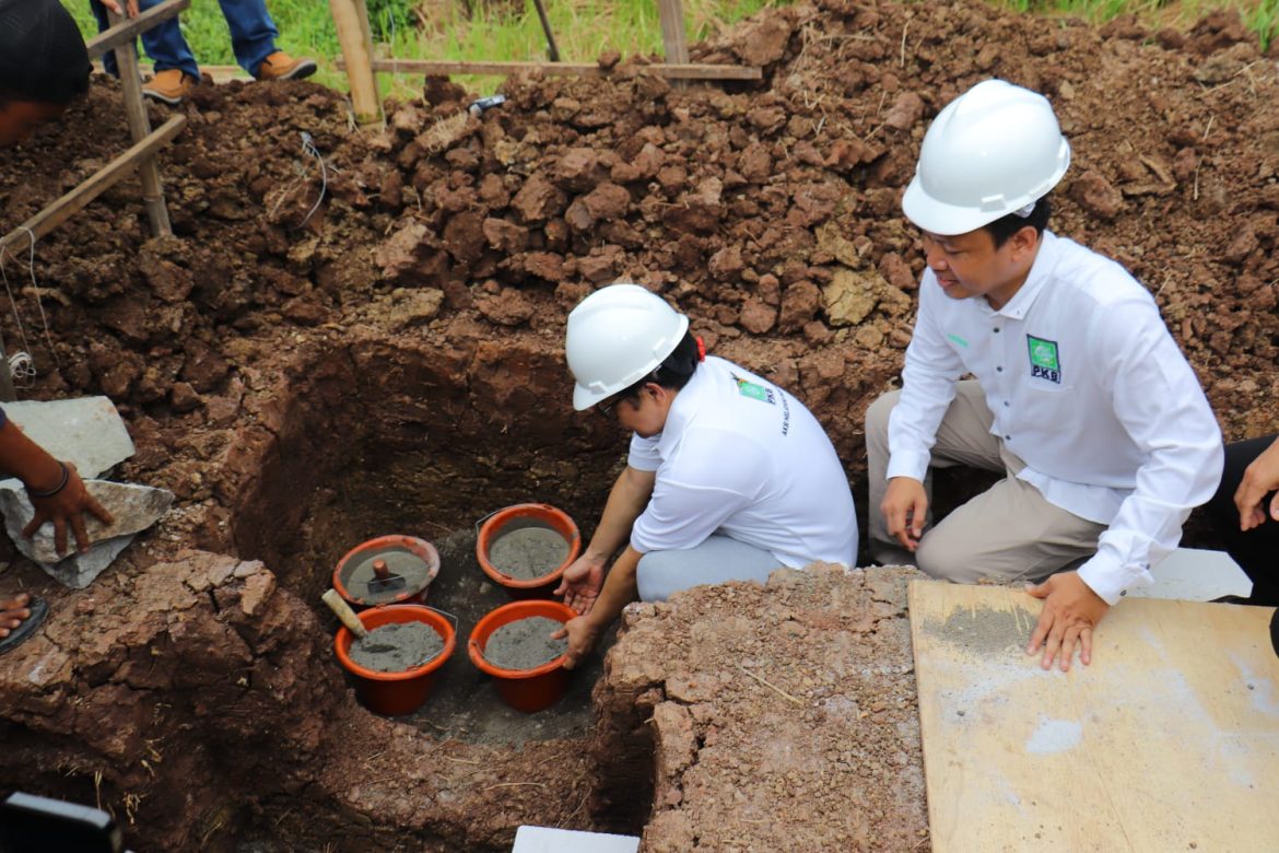 Peletakan Batu Pertama Pembangunan Gedung Kantor DPC PKB Kabupaten Indramayu 