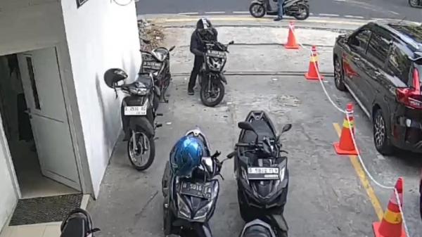 Motor Wartawan Digondol Maling di Duren Sawit Jaktim