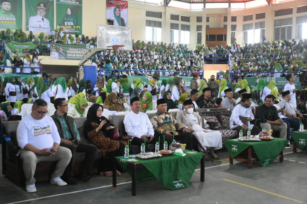 Ribuan Kader Muslimat NU Sumedang Peringati Harlah ke-77 Muslimat NU di GOR Tajimalela