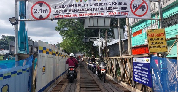 Jembatan Cikereteg Masih Perbaikan