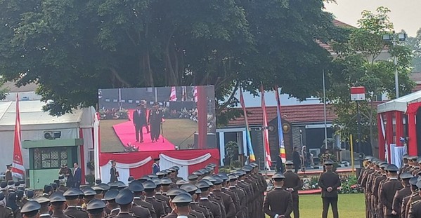 Jokowi Pimpin Upacara Hari Bhakti Adhyaksa ke-63