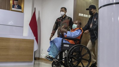 Lukas Enembe Dilarikan ke RSPAD karena Tak Mau Minum Obat