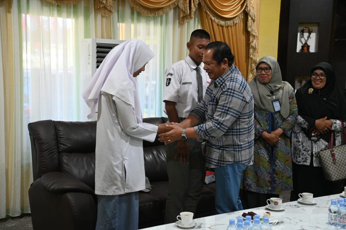 Gilang Ramadhan dan Fajrina Rosifah Wakili Padangsidimpuan Paskibra Tingkat Provsu