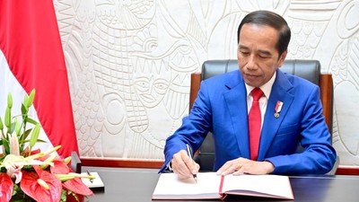 Jokowi Ancam Tutup Pabrik Bandel Pencemar Udara