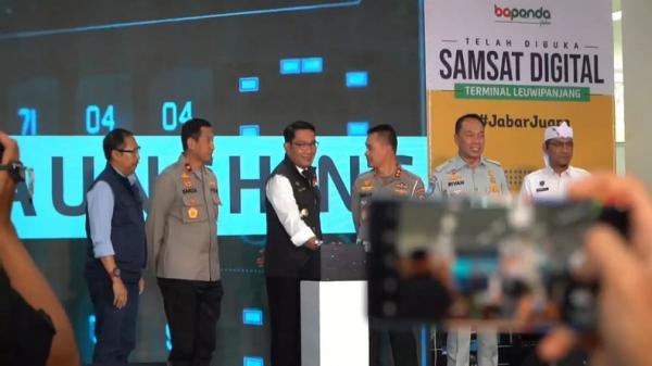 RK Resmikan Samsat Digital di Terminal Leuwipanjang Bandung