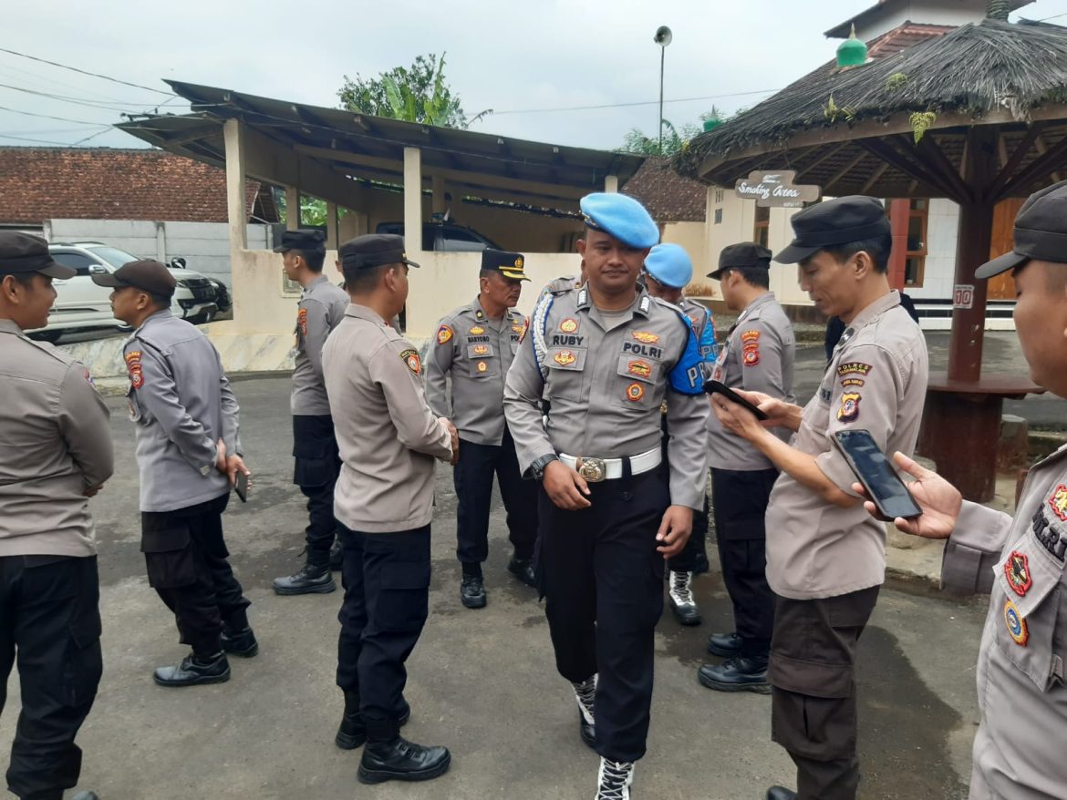 PJU Polres Lakukan Pengawasan Dan Pembinaan Terhadap Anggota Polsek Jajaran