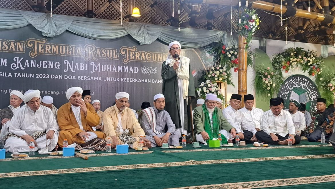 Pj Bupati Sumedang Jadi Dirigen Nyanyikan Indonesia Raya 