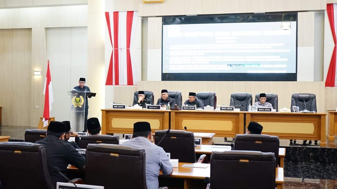 Rapat Paripurna DPRD, Bupati Sampaikan Pendapat Akhir, Jawaban dan Nota pengantar