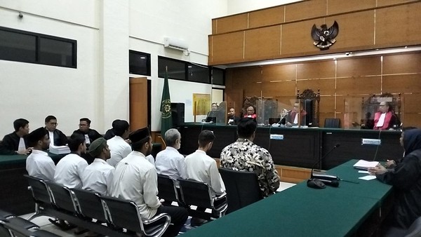 Selundupkan 319 Kg Sabu 8 WNA Iran Divonis Mati