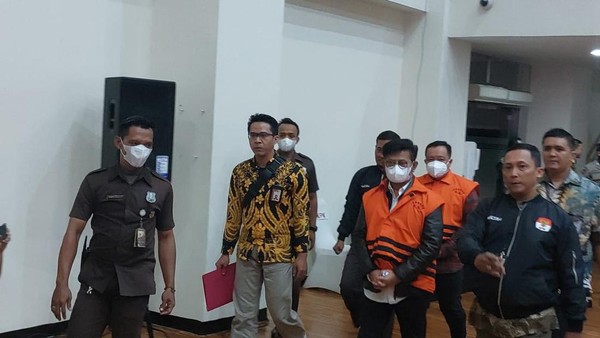 Akhirnya KPK Tahan Eks Mentan SYL