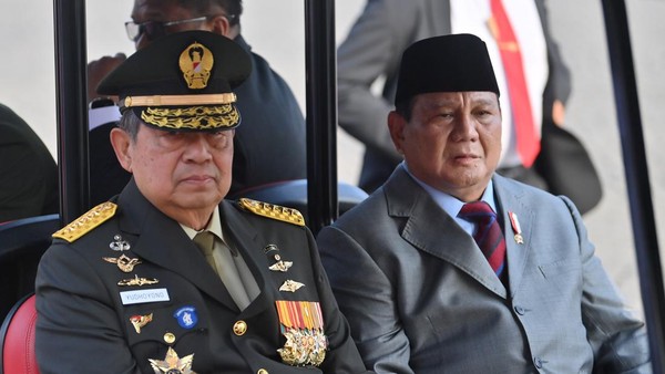 Prabowo Mesra dengan SBY di Upacara HUT TNI ke-78