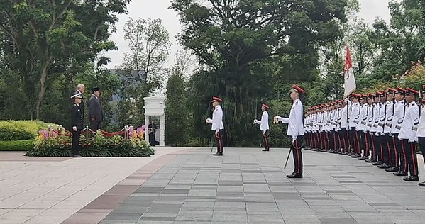 Terima Penghargaan Darjah Utama Bakti, Prabowo Tiba di Istana Singapura