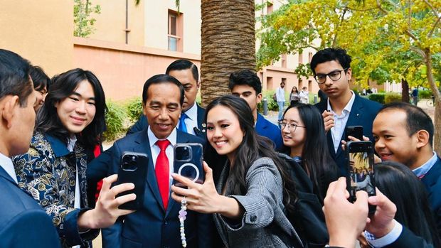 Jokowi Beri Kuliah Umum di Stanford University