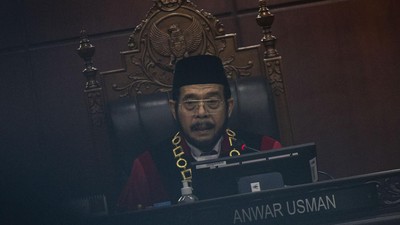Anwar Usman Tak Bisa Tangani Gugatan Usia Capres-Cawapres Besok