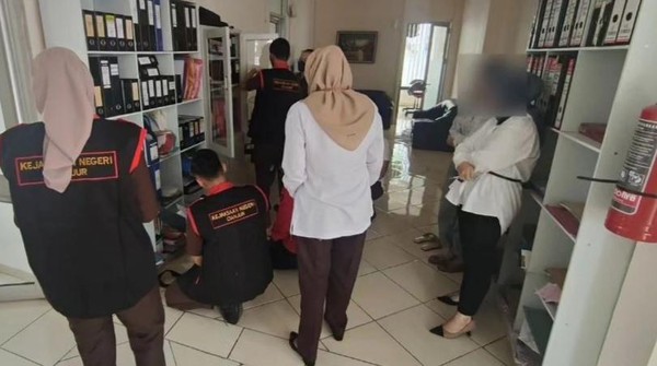 Kejari Cianjur Geledah Kantor BUMD Cianjur Kaitan Kasus Korupsi