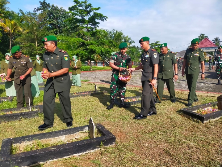 Komandan Kodim 0625 Pangandaran Pimpin Upacara Ziarah Hari Juang TNI AD