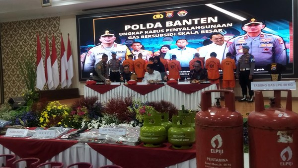 Rugikan Negara Rp 1 M Per Hari, Polda Banten Tangkap 8 Orang Pengoplos LPG