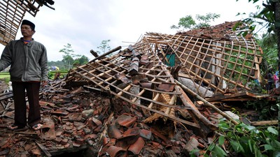 Puting Beliung Terjang Sukabumi, 31 Rumah di Sukabumi Rusak