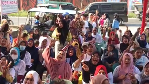 Relawan Gibran Gelar Tebus Murah Sembako