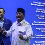 momen-sby-nyanyikan-lagu-kamu-tak-sendirian-ke-prabowo-2_169.