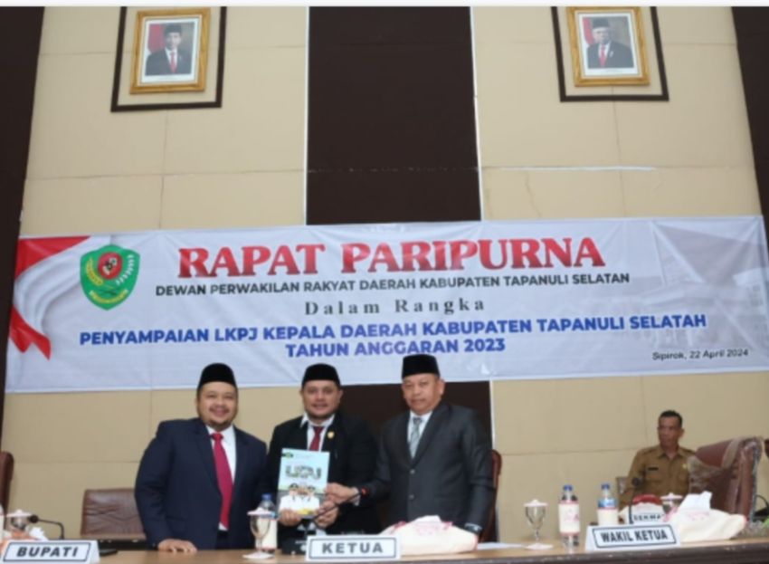 Bupati Kab Tapsel Sampaikan LKPJ 2023