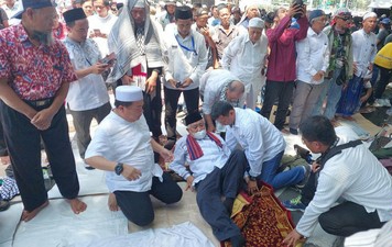 Din Syamsudin Ambruk Usai Orasi di Depan MK