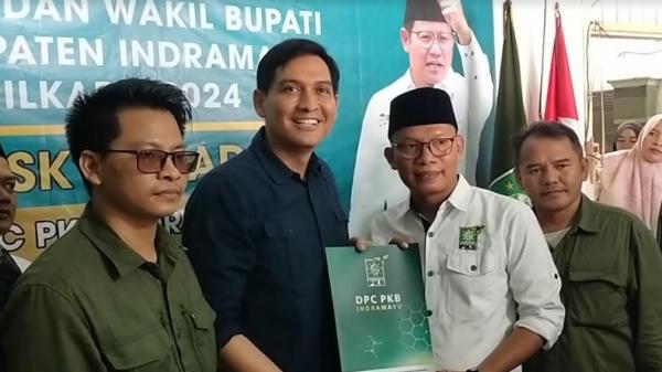 Lucky Hakim Serahkan Formulir Pendaftaran Calon Bupati Indramayu