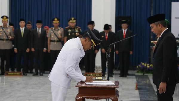 Bey Machmudin Lantik Hery Antasari Jadi Pj Walkot Bogor